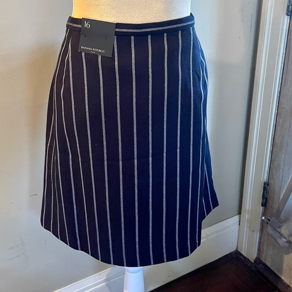 Banana Republic Navy
Stripe Faux Wrap A-Line Skirt Banana Republic Factory - Picture 2 of 10
